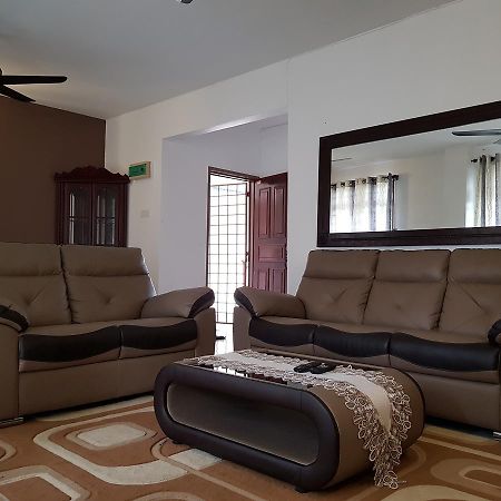 Anjung Homestay Sepang Ngoại thất bức ảnh