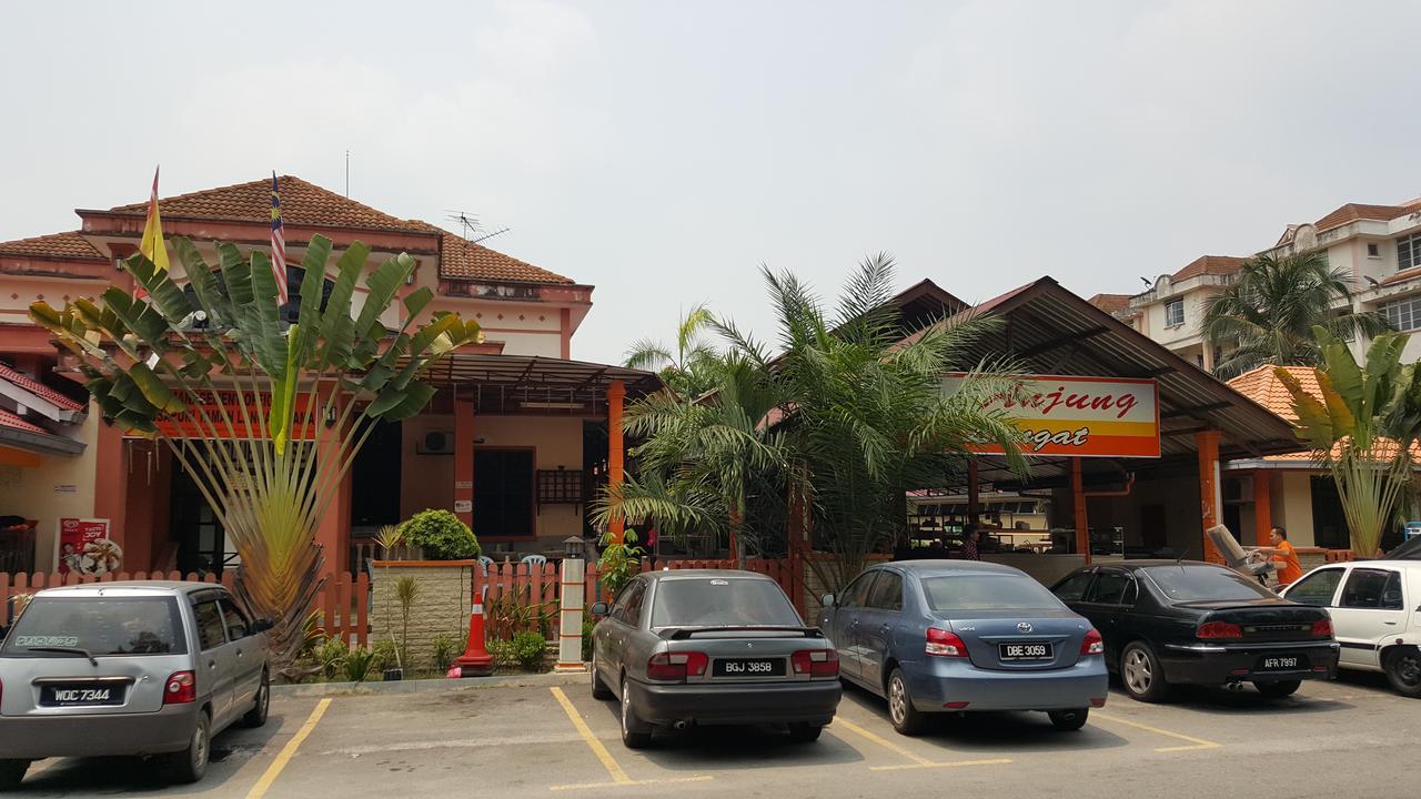 Anjung Homestay Sepang Ngoại thất bức ảnh