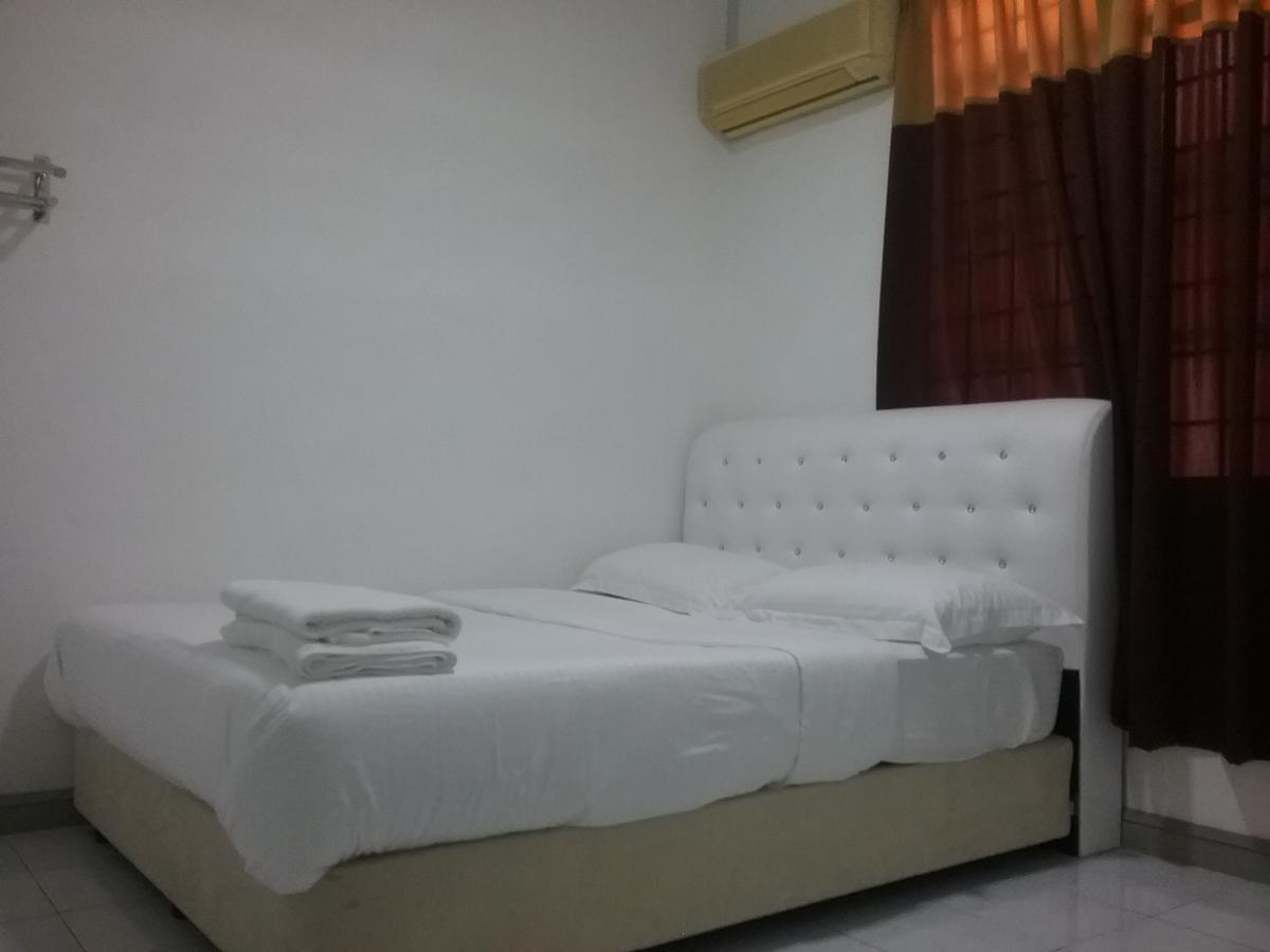 Anjung Homestay Sepang Ngoại thất bức ảnh