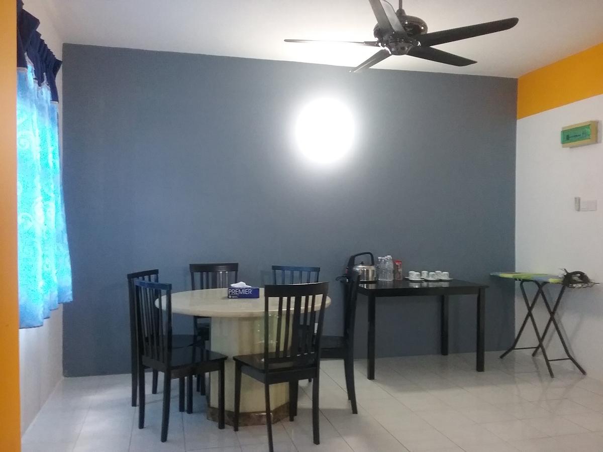 Anjung Homestay Sepang Ngoại thất bức ảnh