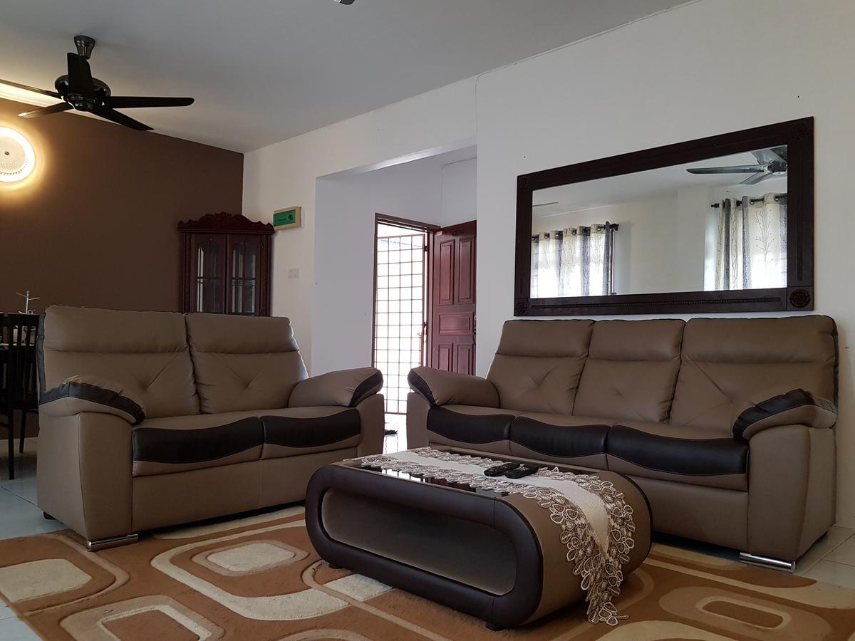 Anjung Homestay Sepang Ngoại thất bức ảnh